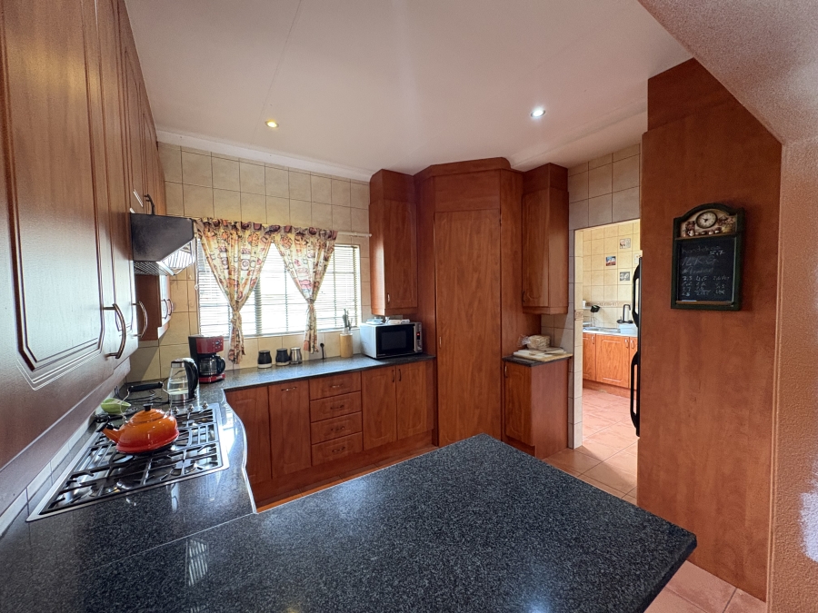 3 Bedroom Property for Sale in Safari Gardens North West